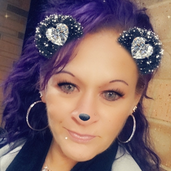 Meet your Posher, Angela - Picture 2 of 2